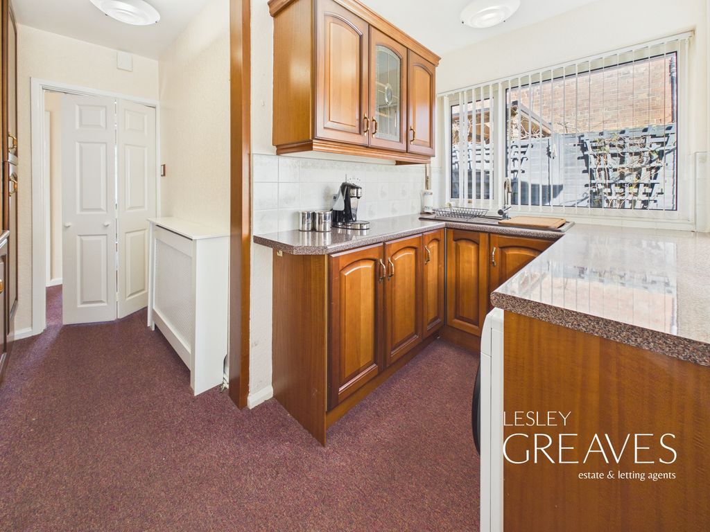 Property photo 3 of 17 Kitchen