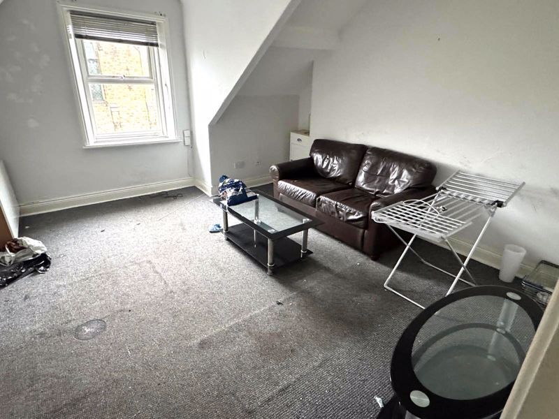 Property photo 3 of 11 Photo 6