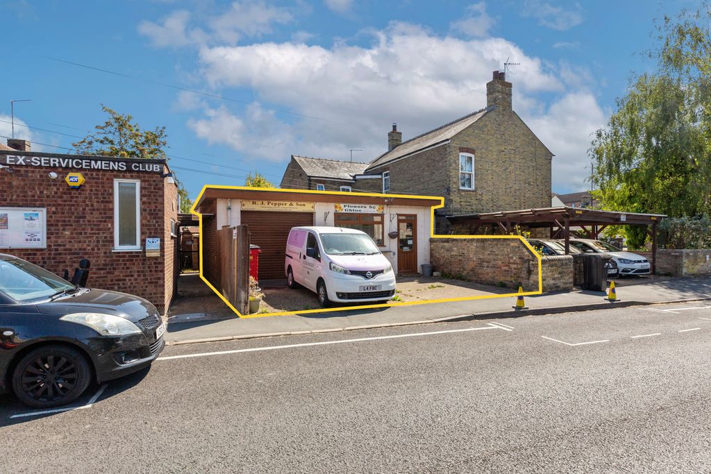 Property photo 1 of 13 2 Pont's Hill, Littleport, Ely Cb6 1Pz
