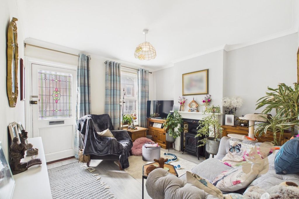 Property photo 2 of 18 Cam01659G0-Pr0799-Still017.Jpg