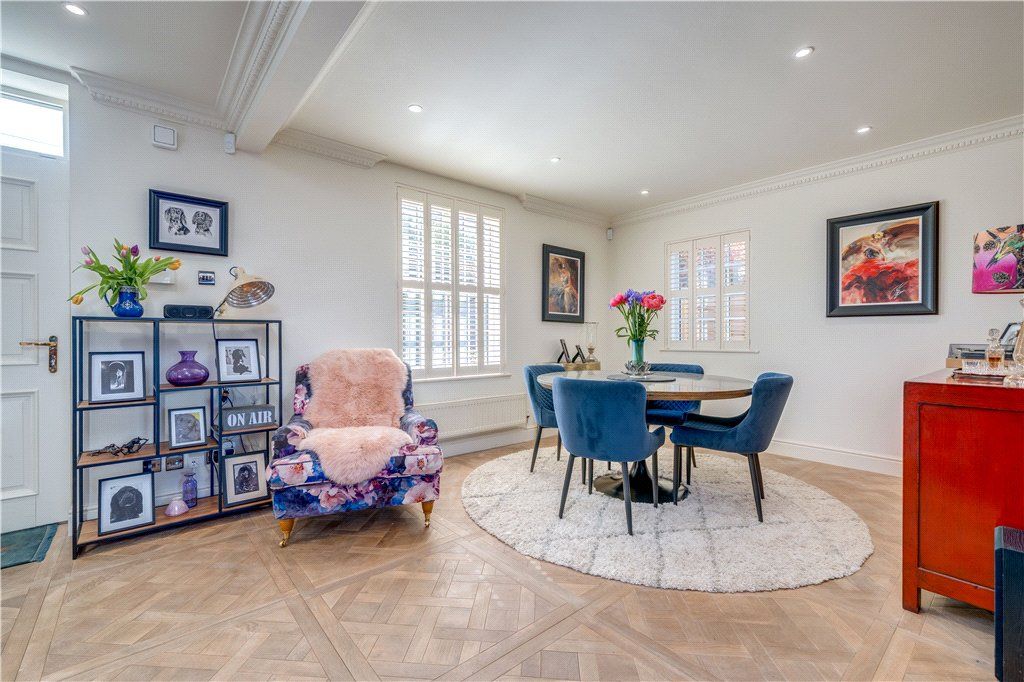 Property photo 3 of 21 Dining Area