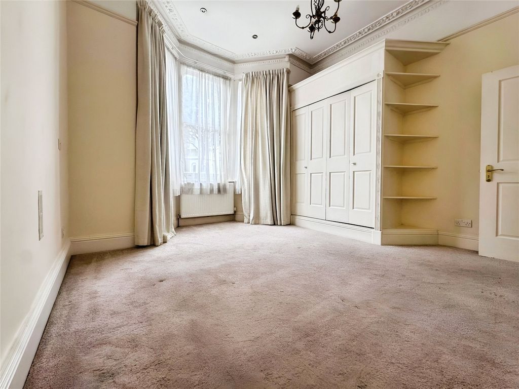 Property photo 3 of 10 Bedroom