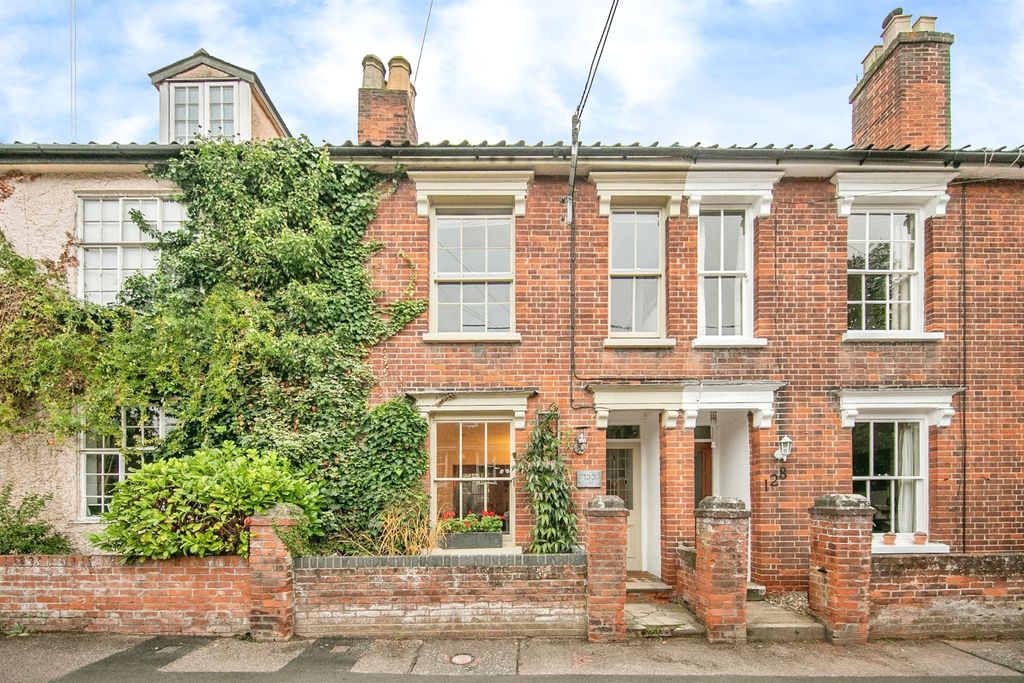 Property photo 1 of 17