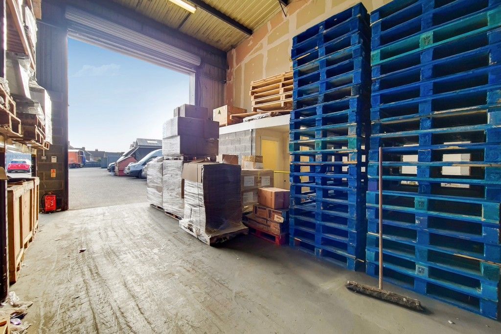 Property photo 2 of 7 Photo 3