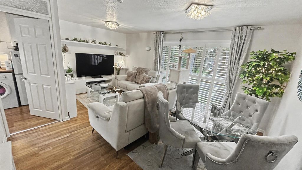 Property photo 3 of 13 Living Room