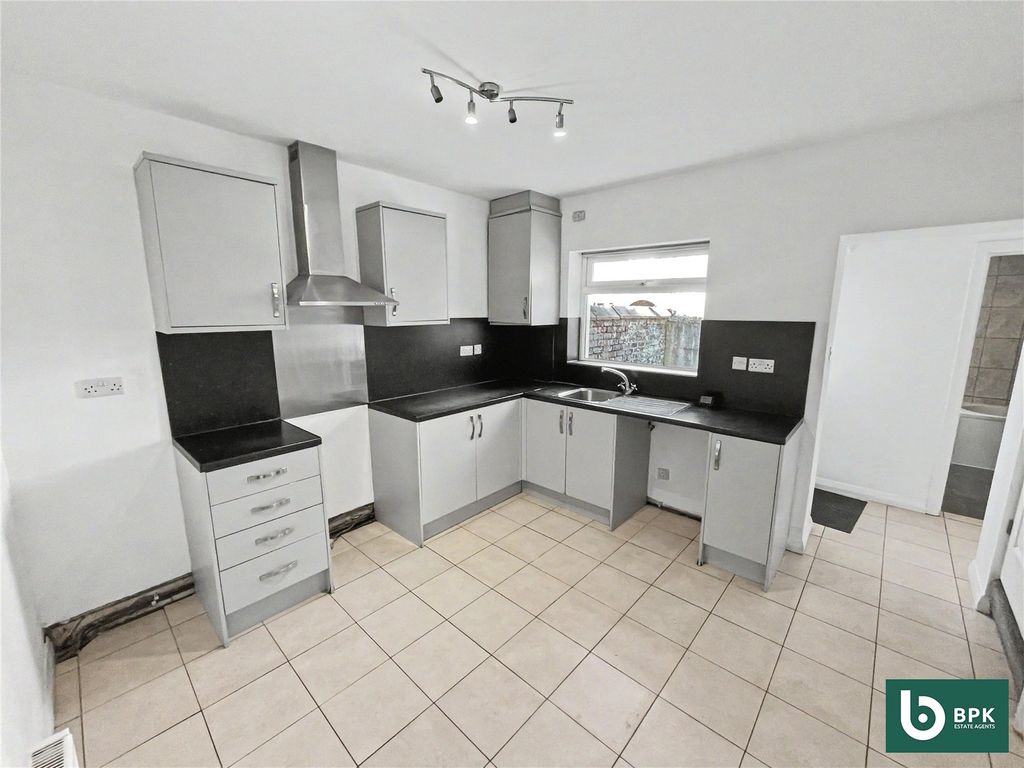 Property photo 3 of 10 Picture No. 05