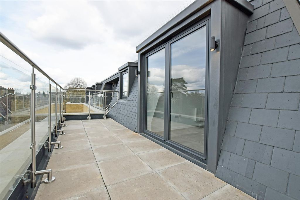 Property photo 3 of 11 Property Photo