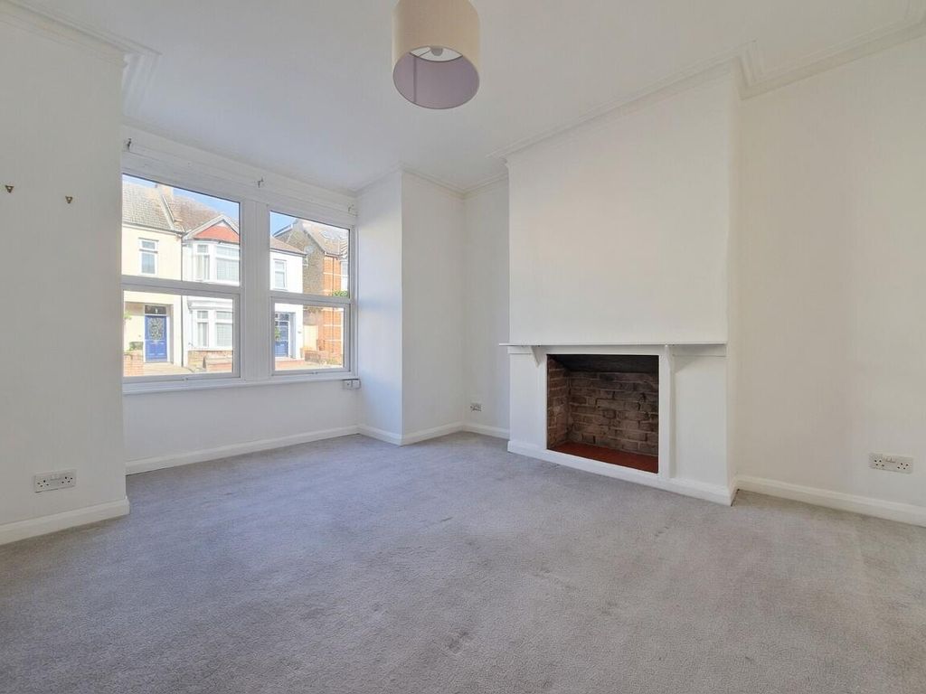 Property photo 2 of 10 Living Room