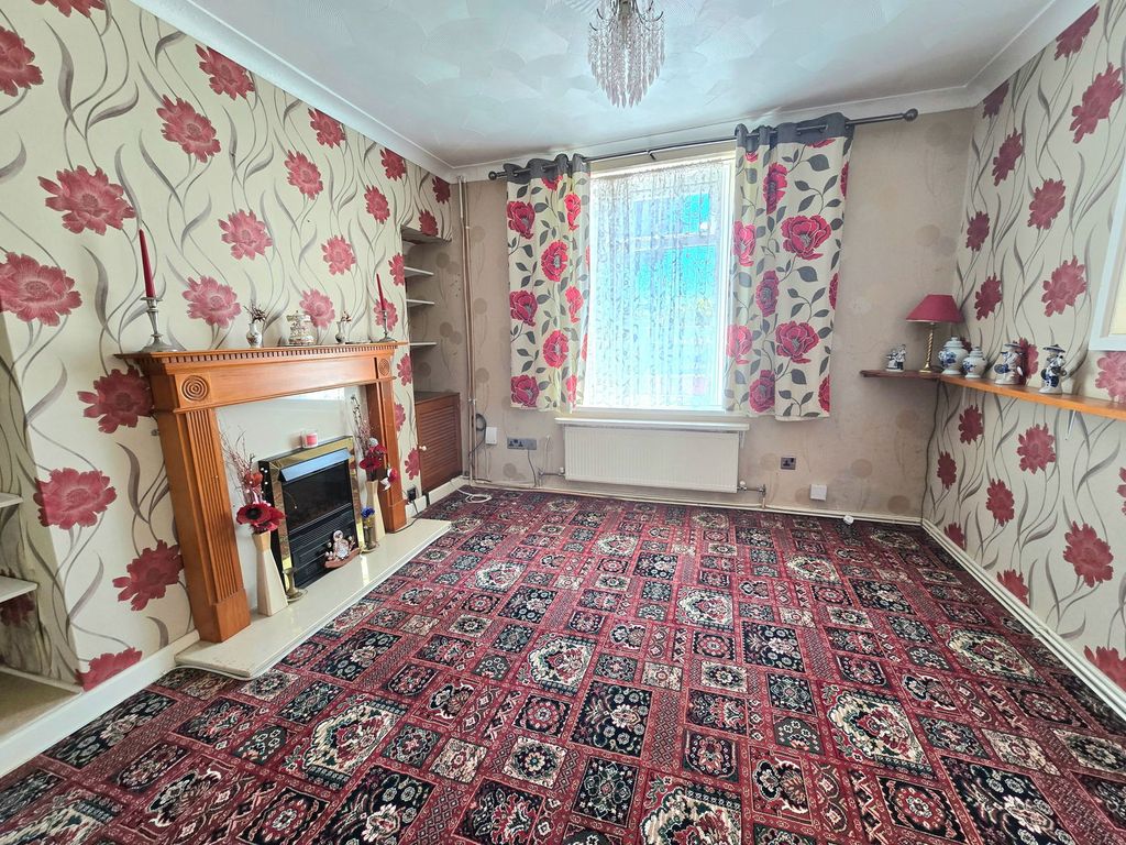 Property photo 2 of 13