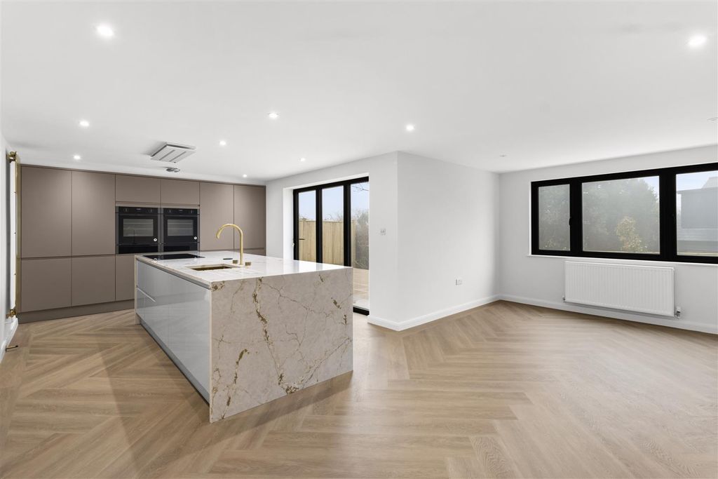 Property photo 2 of 38 Kitchen/Dining Room