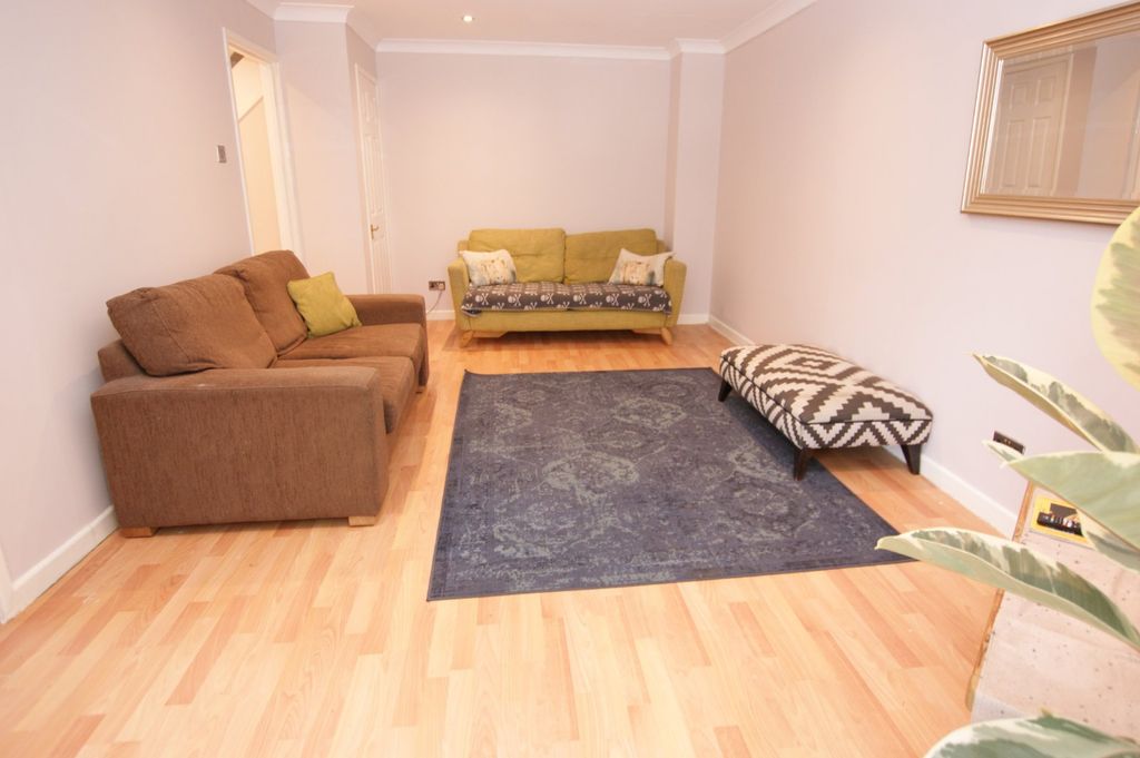 Property photo 3 of 12 Picture No. 06