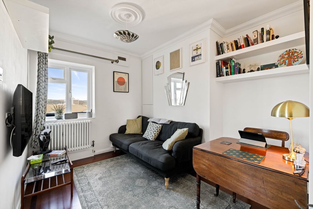 Property photo 2 of 9