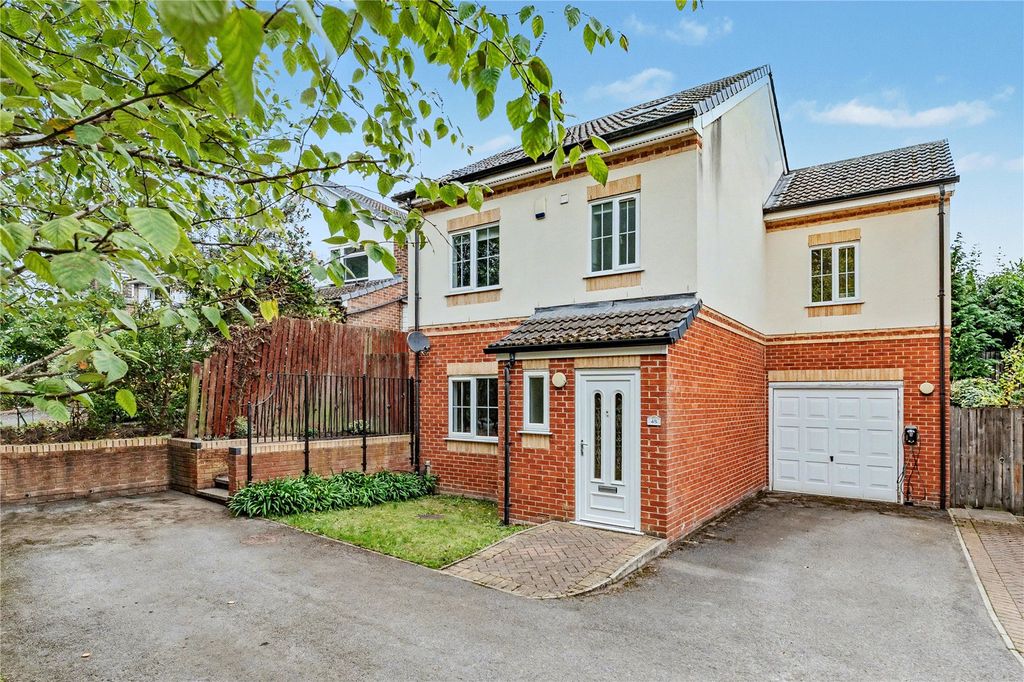 Property photo 1 of 20 Front