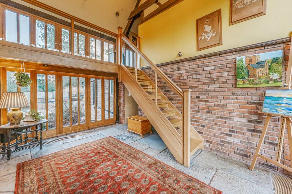 Property photo 2 of 30