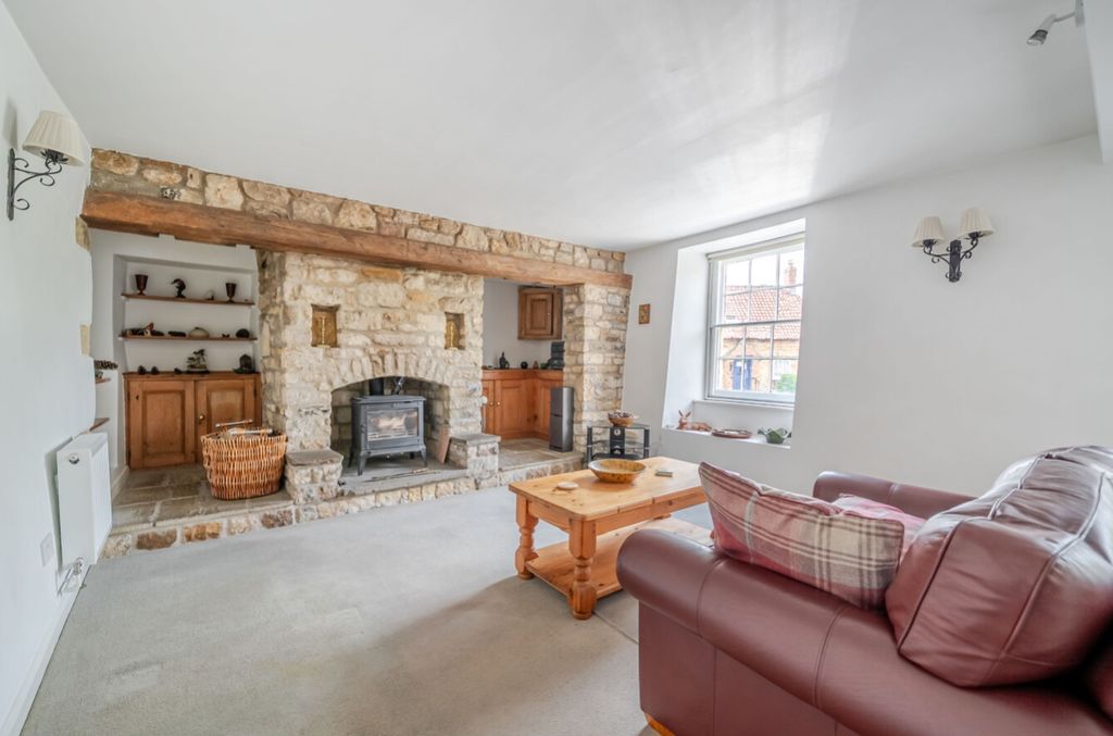 Property photo 2 of 24 1486238-11-6A44F806Cbab0