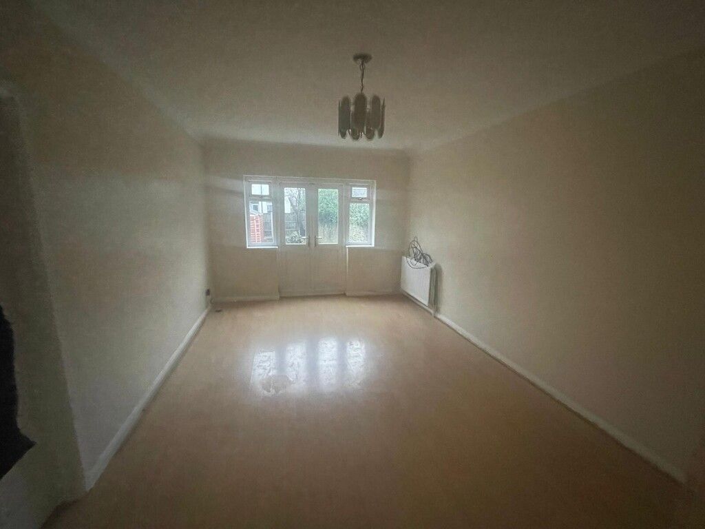 Property photo 3 of 11 Living Room.Jpg