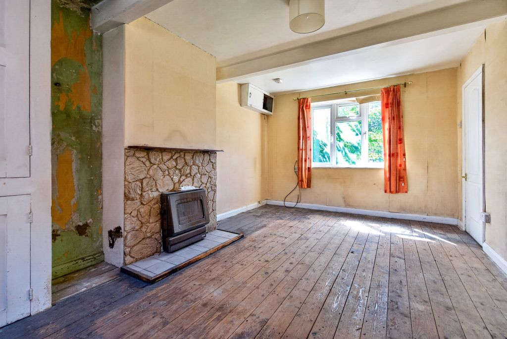 Property photo 3 of 19