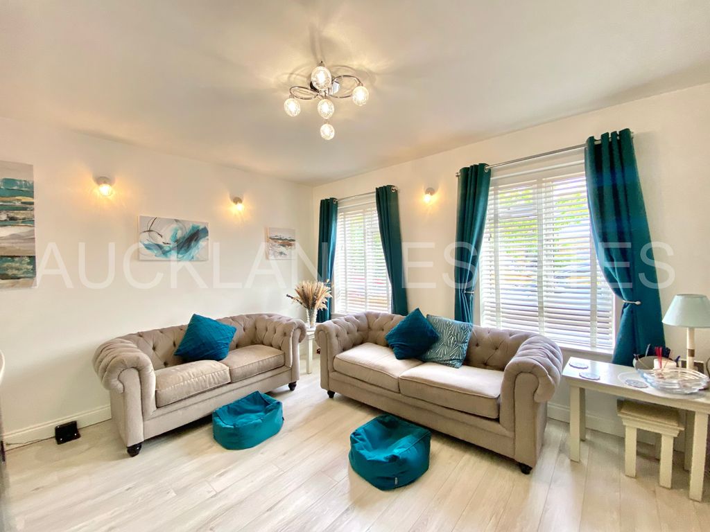 Property photo 3 of 24