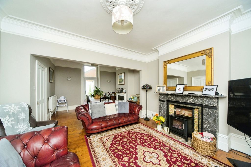 Property photo 2 of 14