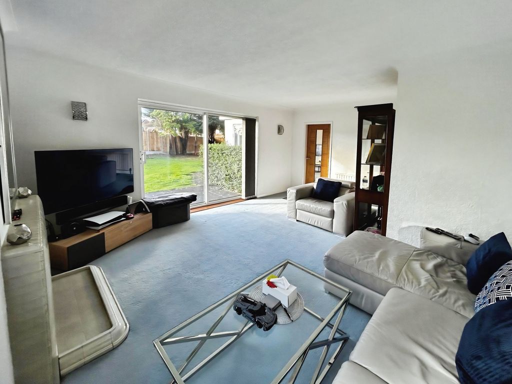 Property photo 2 of 34