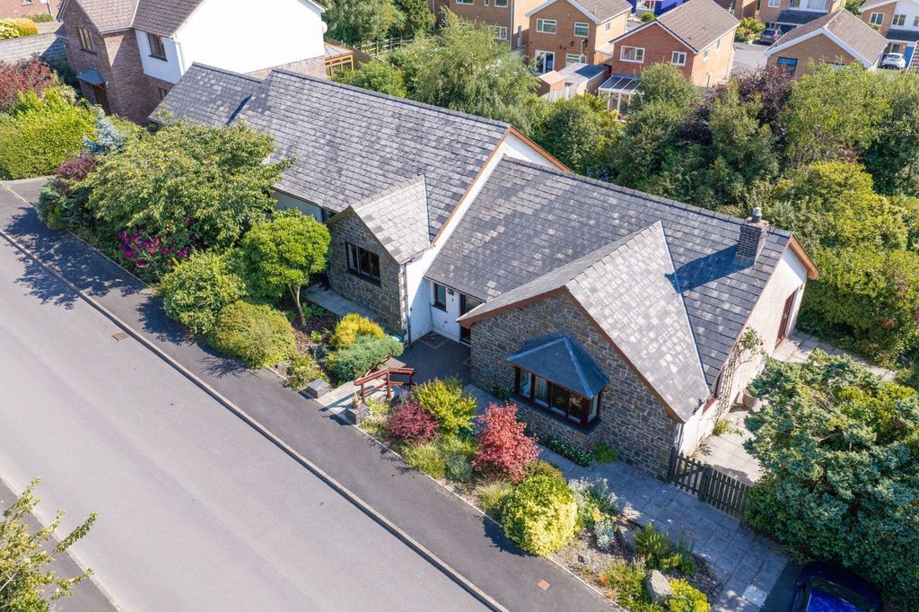 Property photo 2 of 48 2