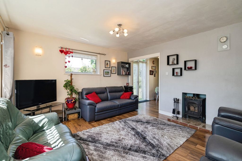 Property photo 3 of 29 Pbox-Img.Jpg