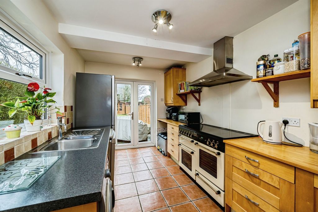 Property photo 2 of 18