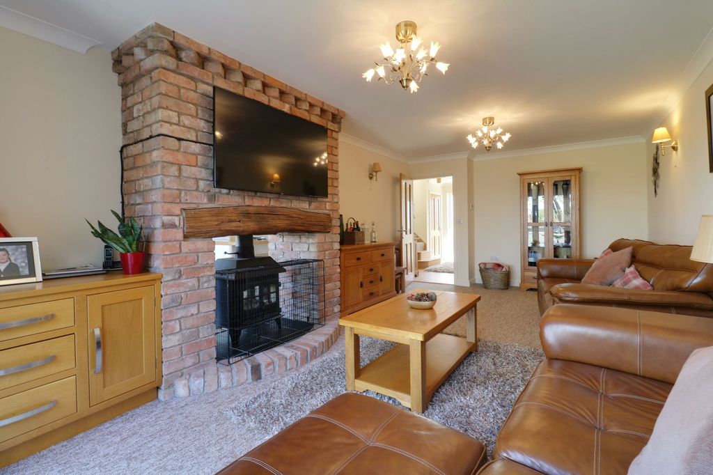 Property photo 3 of 29