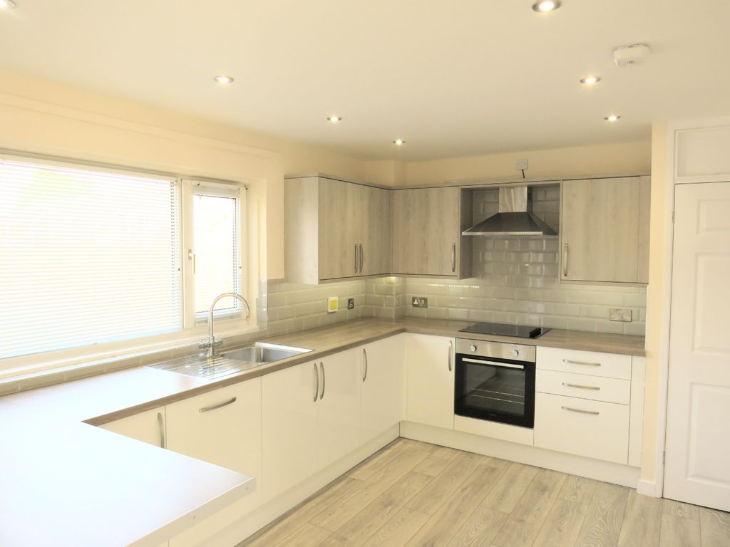 Property photo 2 of 14 Kitchen