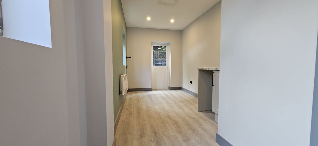 Property photo 1 of 2