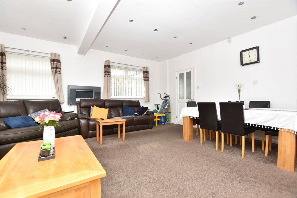 Property photo 2 of 19 Picture No. 23