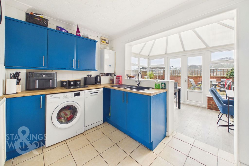 Property photo 3 of 23