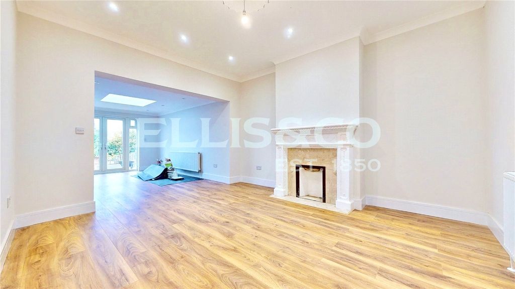 Property photo 3 of 12 Picture No. 15