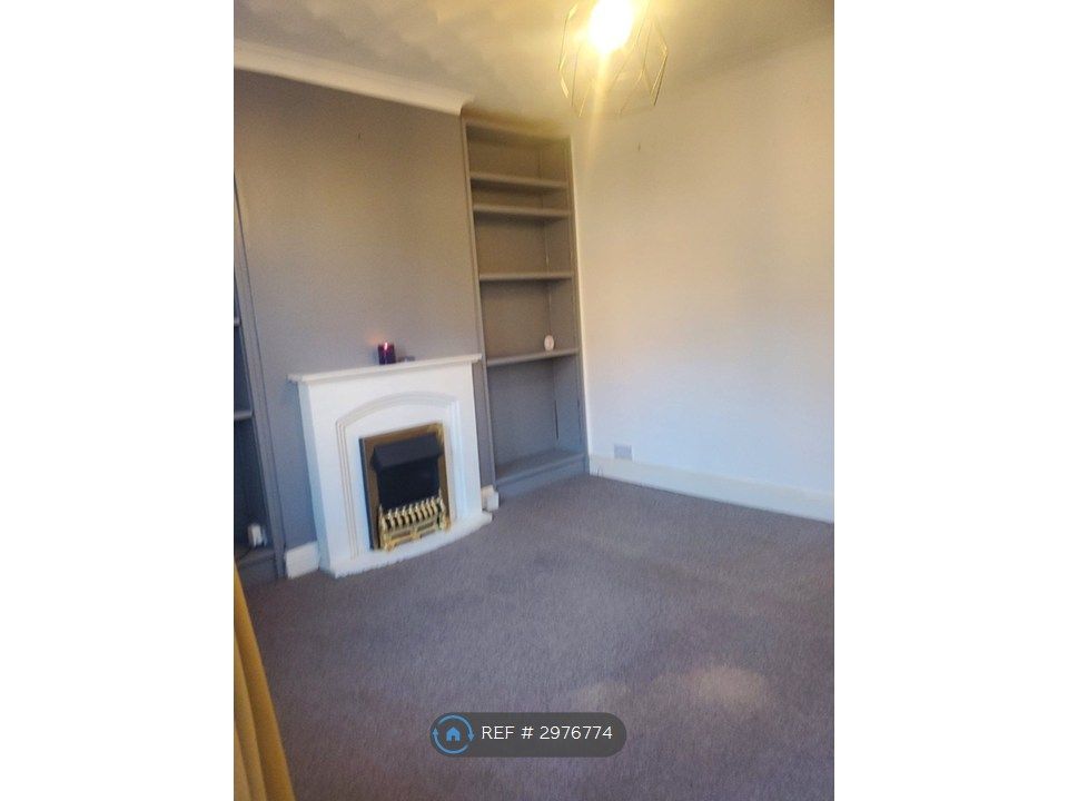 Property photo 1 of 11 Living Room View 1