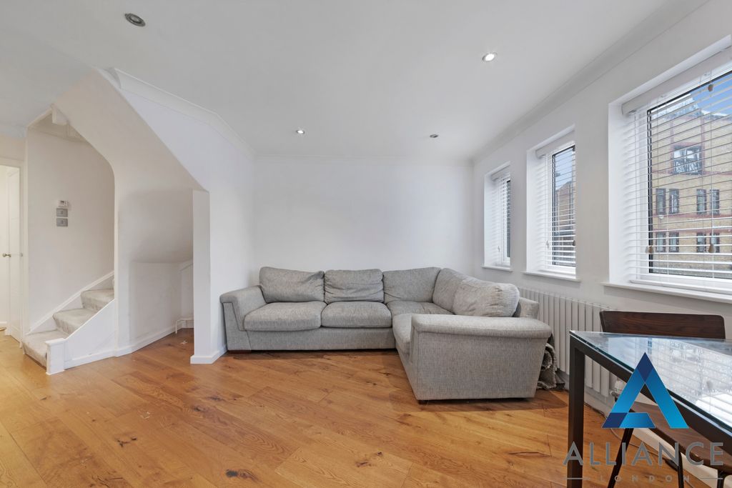 Property photo 2 of 17