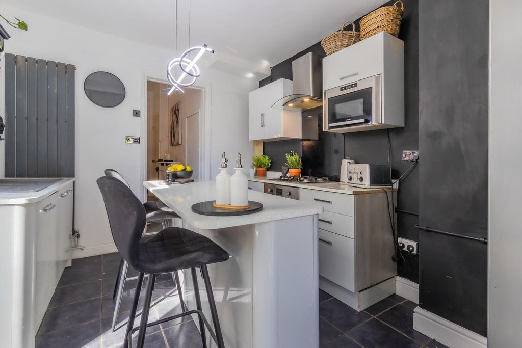 Property photo 2 of 23 Kitchen