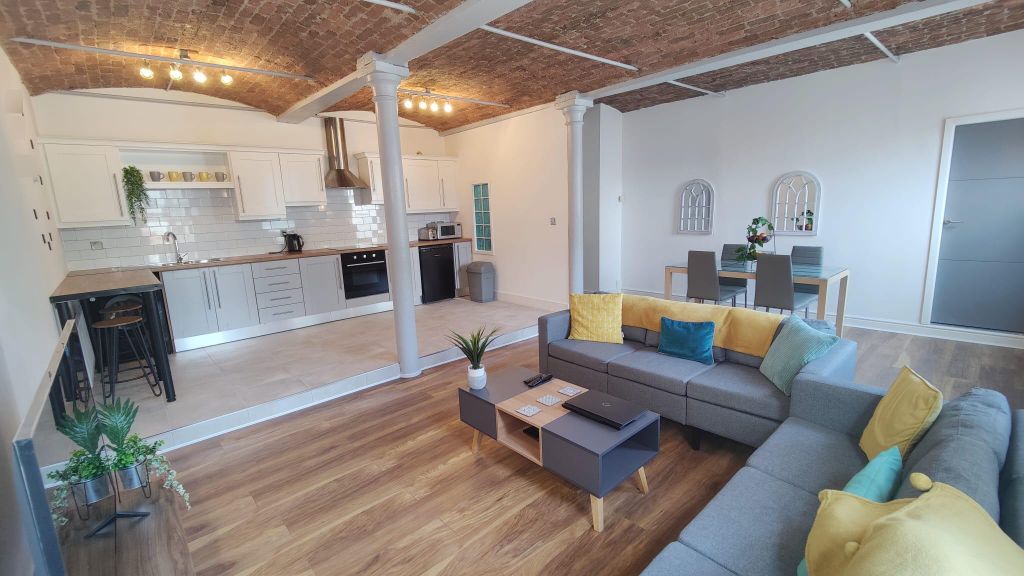 Property photo 3 of 10 Photo 2