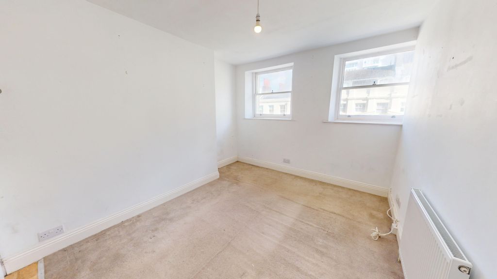Property photo 1 of 4
