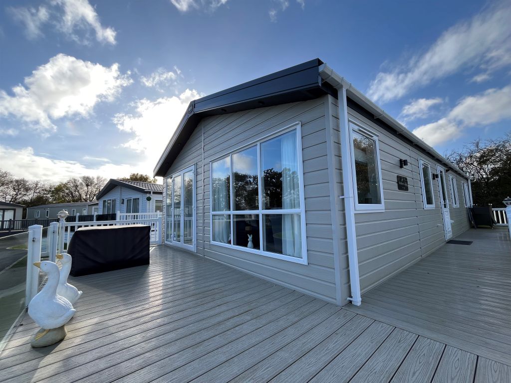 Property photo 1 of 25