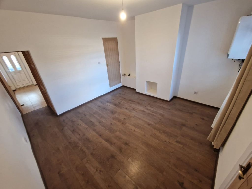 Property photo 3 of 10 85721379-2d4A-4A13-9Ad4-4534ce393Aef