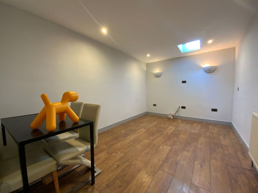 Property photo 3 of 7 Living/Dining Room