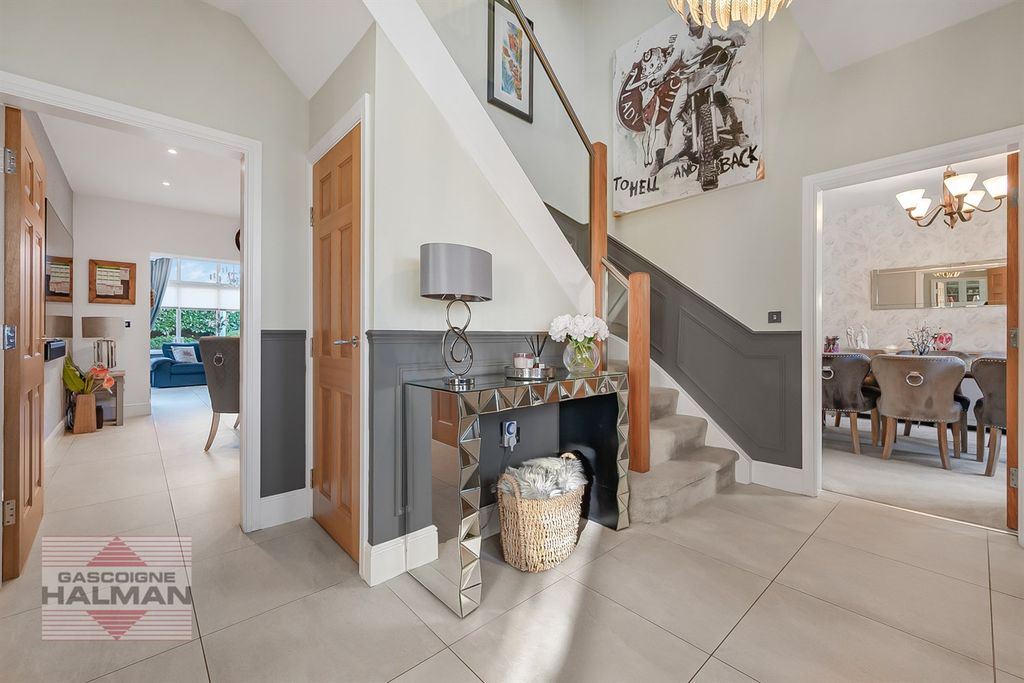 Property photo 2 of 30 Entrance Hallway