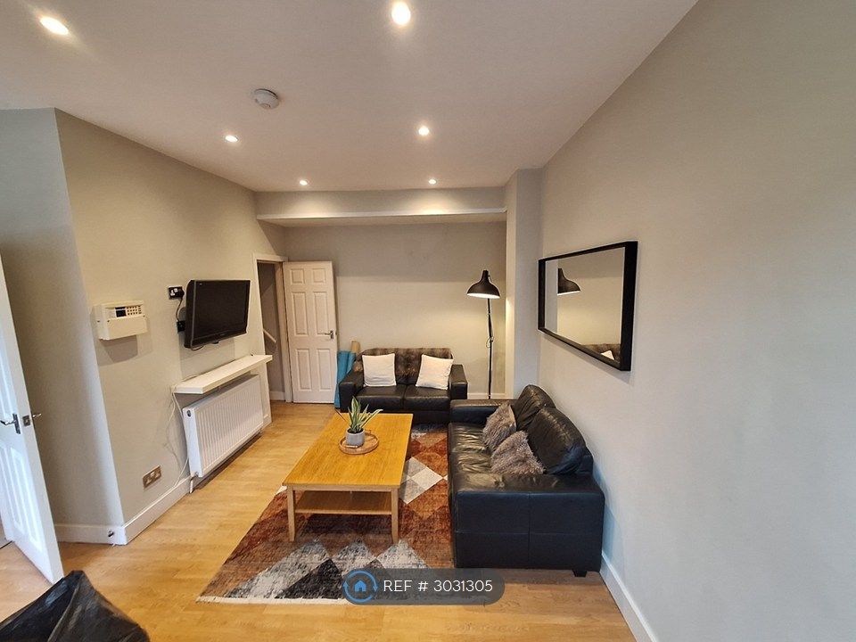 Property photo 1 of 3