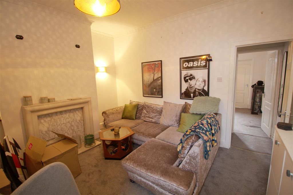 Property photo 2 of 6 Lounge.Jpg