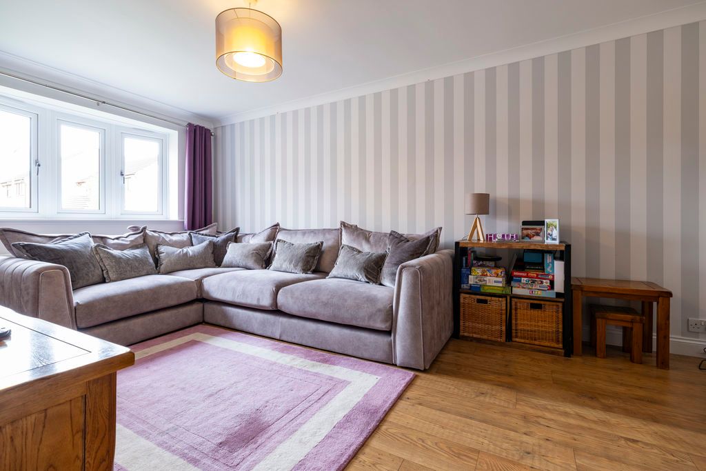 Property photo 2 of 25 Lounge