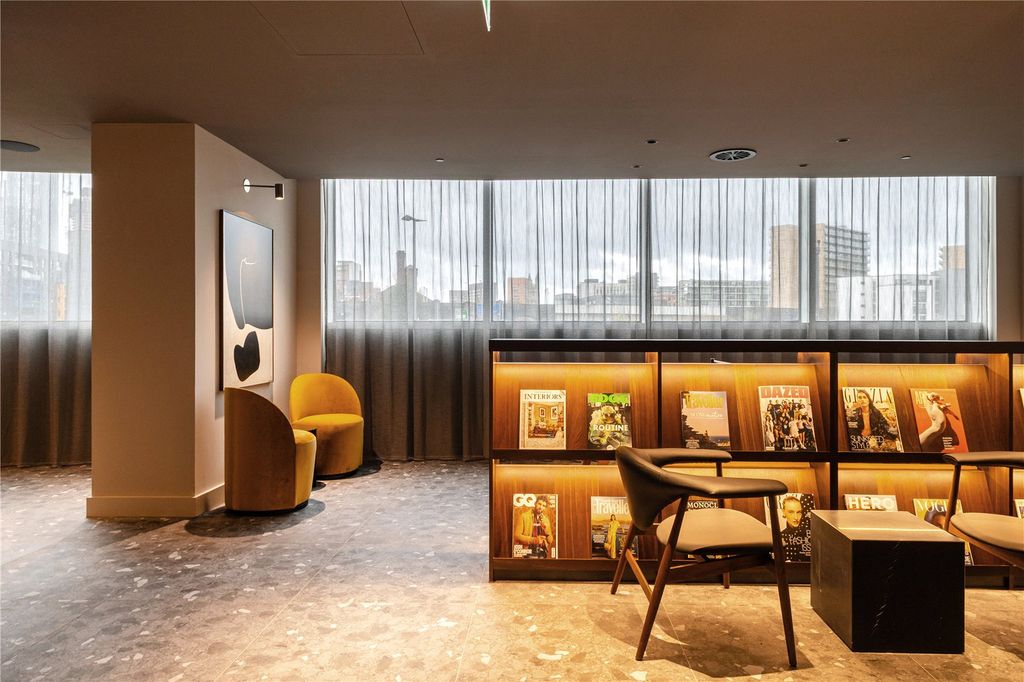 Property photo 3 of 28 Communal