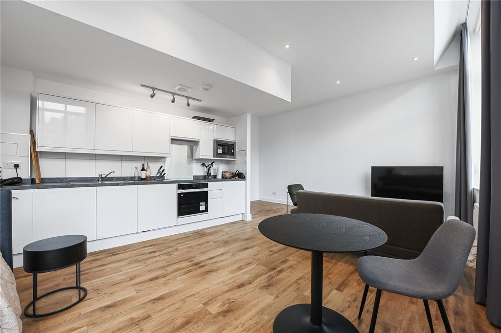 Property photo 1 of 10 Open Plan