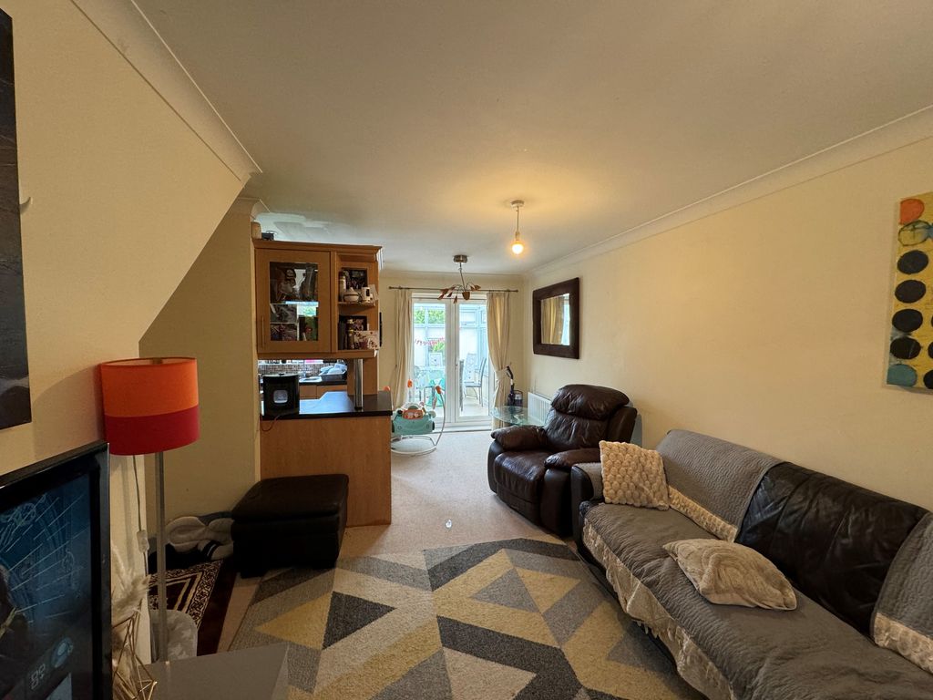 Property photo 2 of 13 Lounge