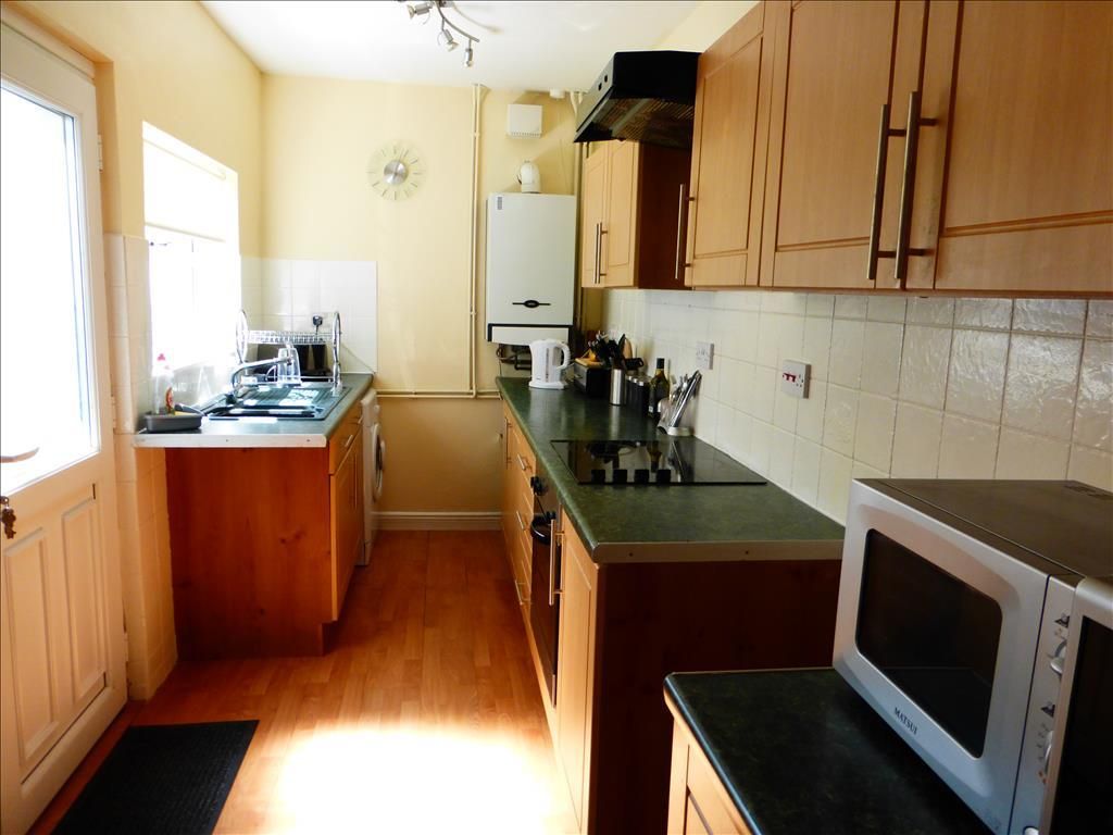 Property photo 3 of 7 Kitchen