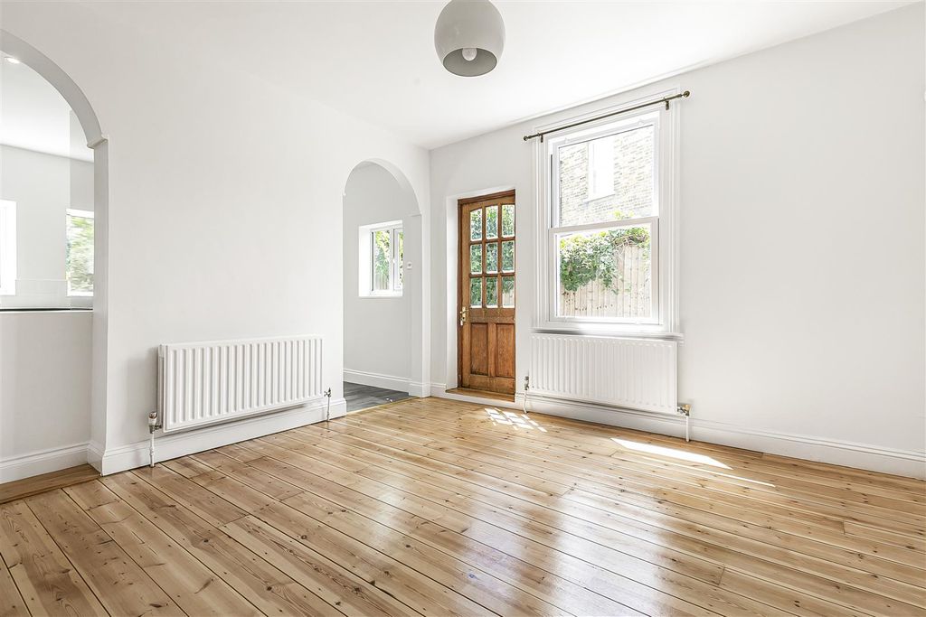 Property photo 3 of 16